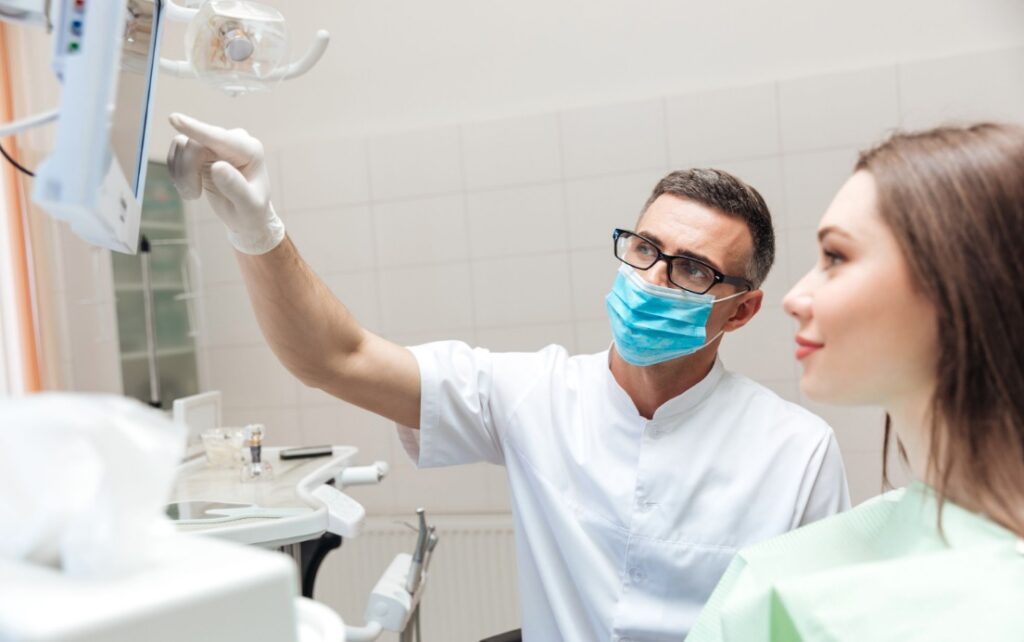 Cosmetic dentist